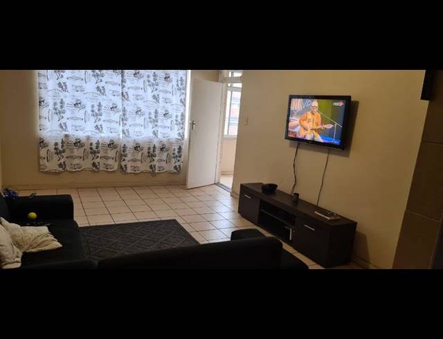 1.5 BEDROOM FLAT RENTED IN MORNINGSIDE
